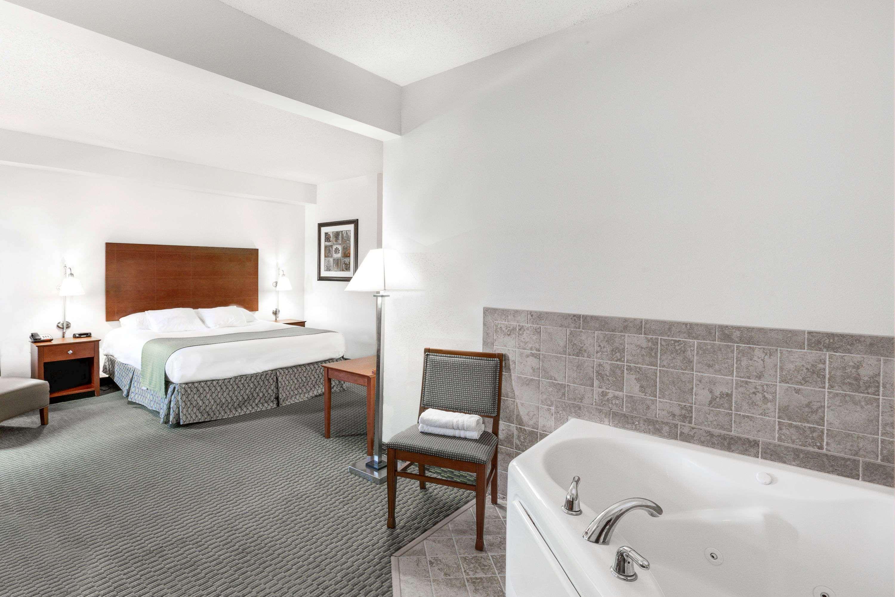 Days Inn By Wyndham Carroll Εξωτερικό φωτογραφία